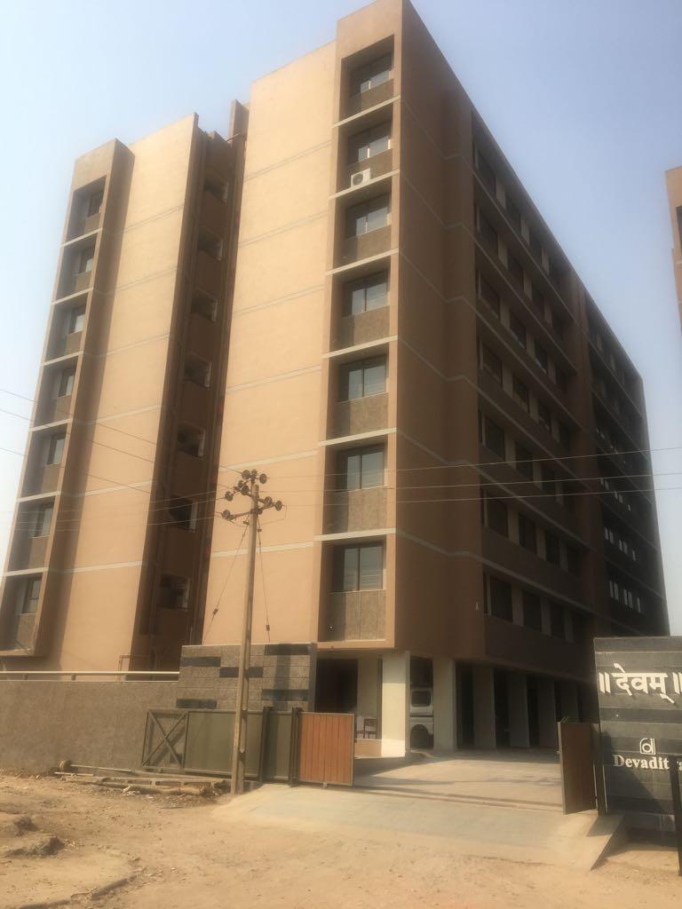 8749_const of real estate project Devam located at Jagatpur, Ahmedabad, Gujarat