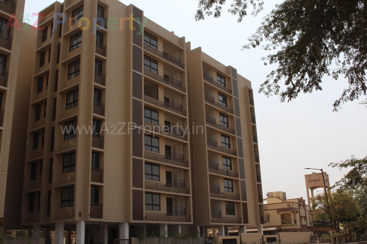32550_const of real estate project Ishan Luxuria located at City, Ahmedabad, Gujarat