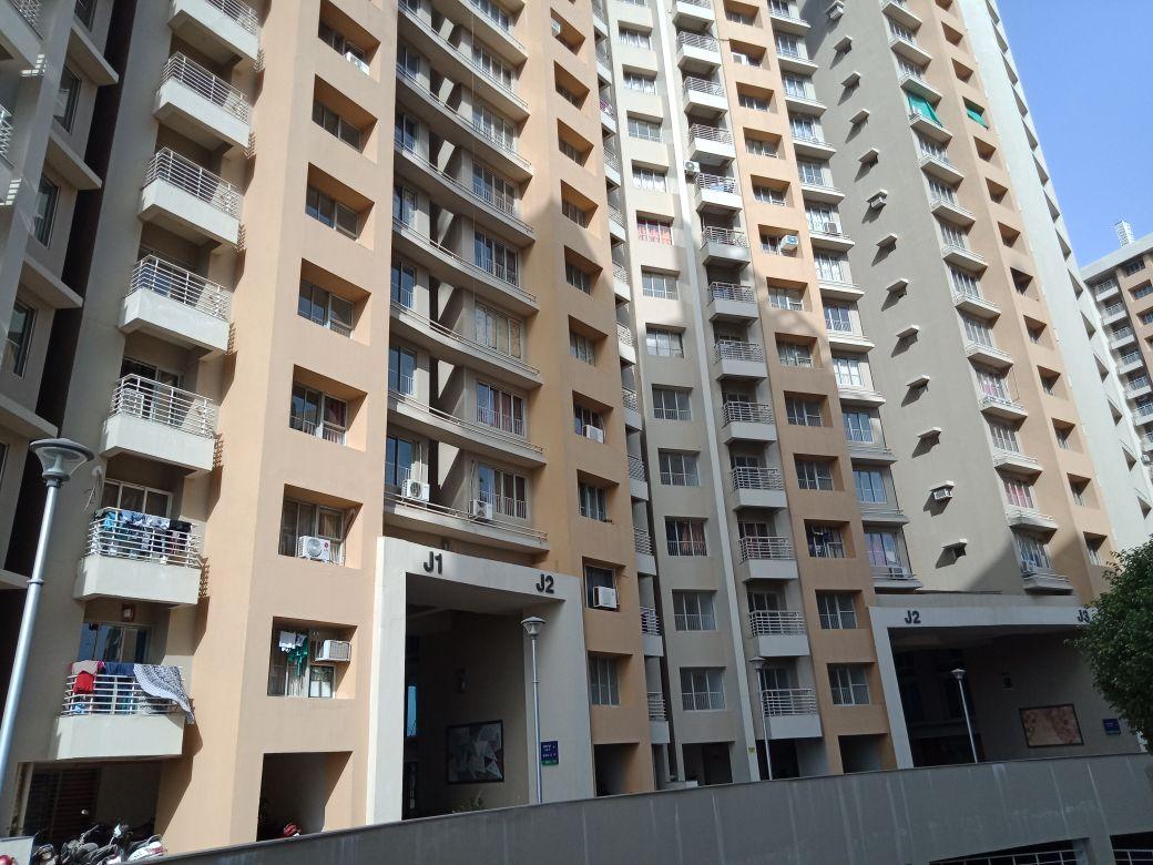 31490_const of real estate project Meadows (tower  J K) located at Khodiyar, Ahmedabad, Gujarat