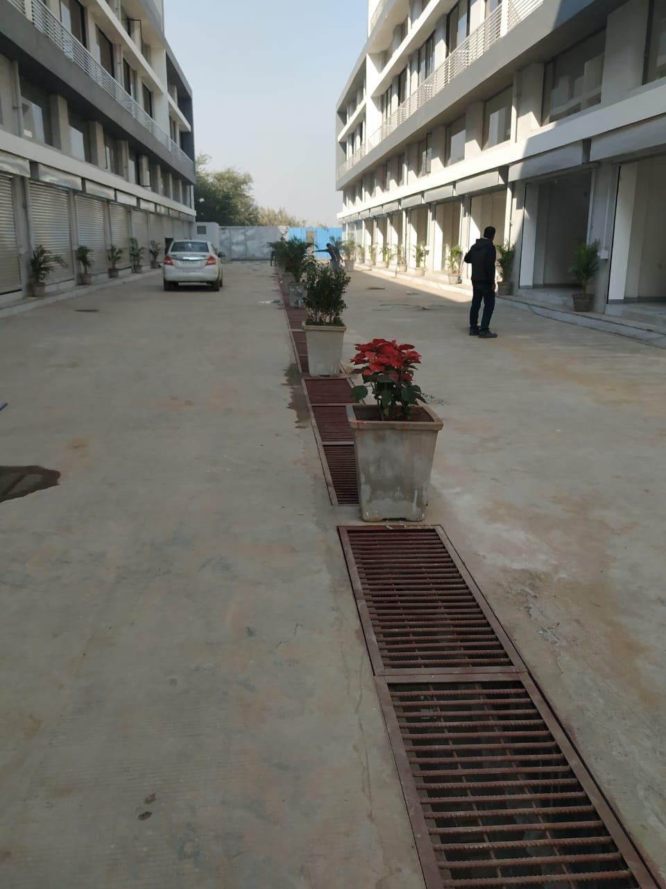 88714_const of real estate project Ratna Business Hub located at Navapura, Ahmedabad, Gujarat