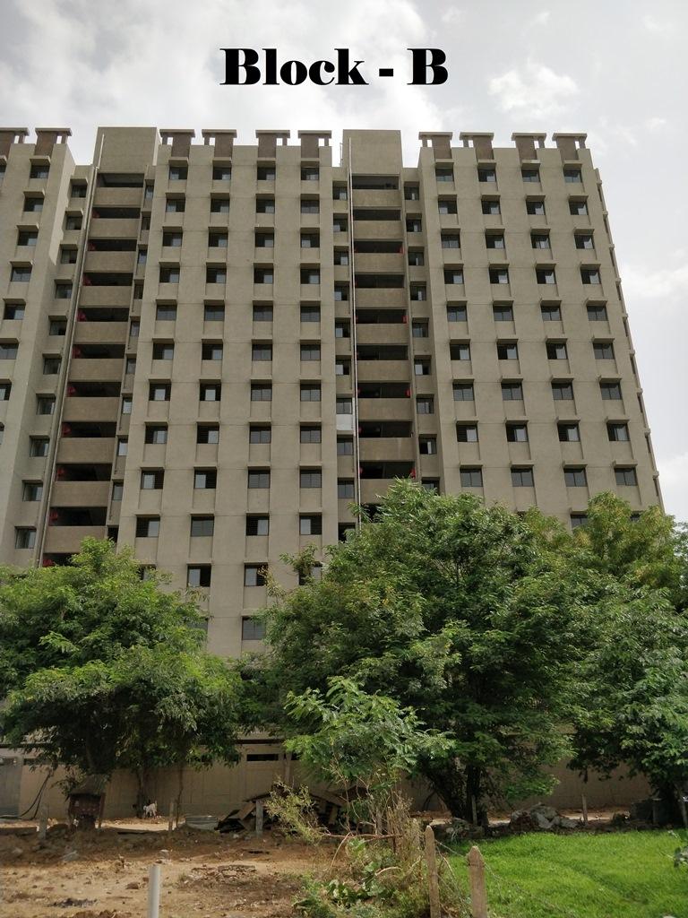 100924_const of real estate project Savvy Strata located at Okaf, Ahmedabad, Gujarat