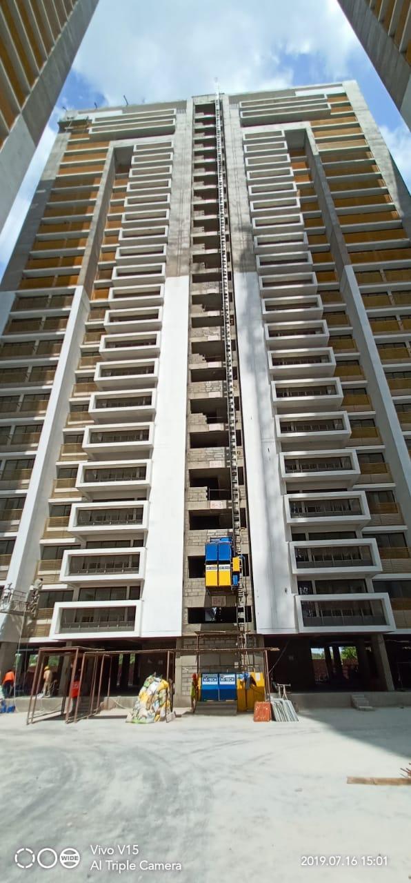 192337_const of real estate project Sun Skypark Sun Centralplace located at Ahmedabad, Ahmedabad, Gujarat