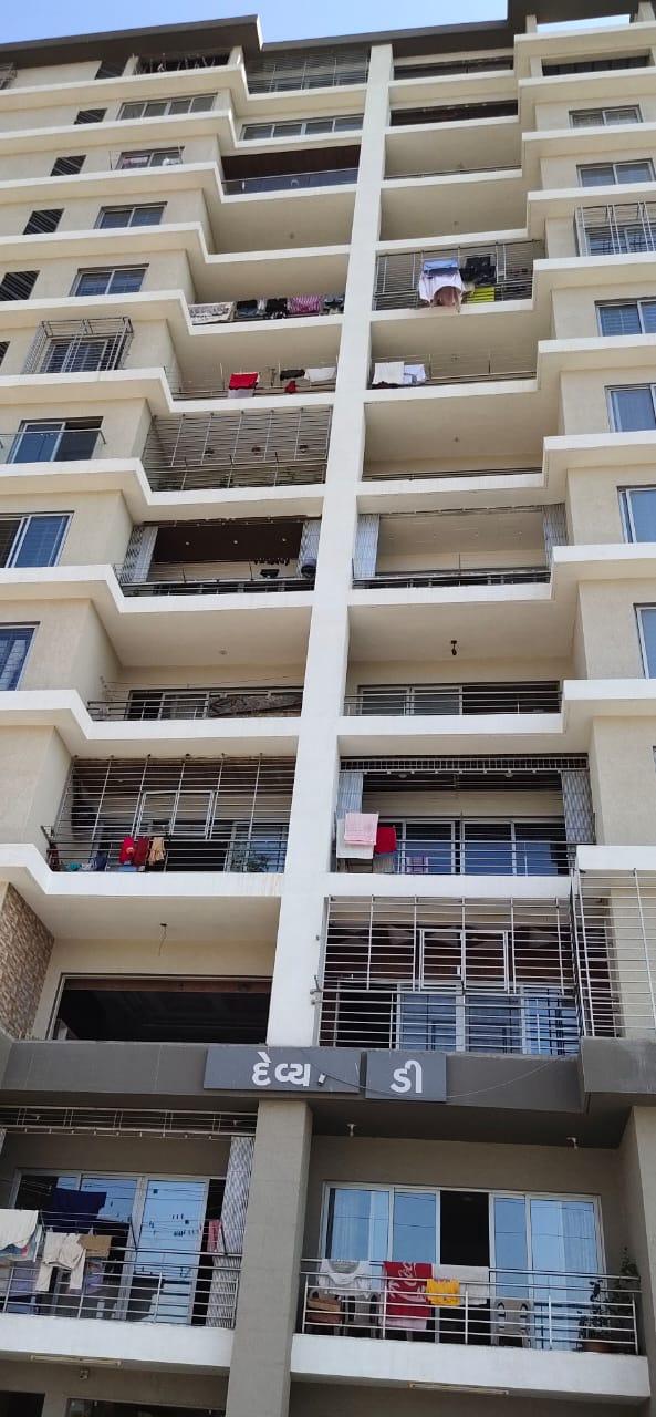 148993_const of real estate project Poonyabhumi   A,b,c,f located at Vesu, Surat, Gujarat