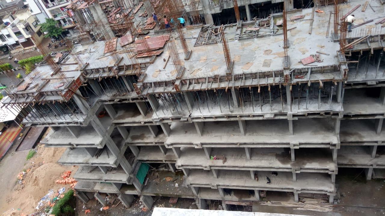 186104_const of real estate project Sarjan Palace located at Singanpore, Surat, Gujarat