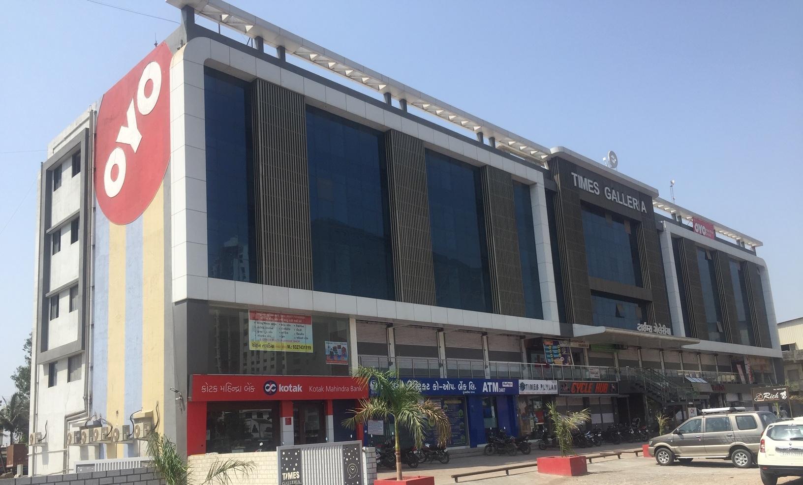 180915_const of real estate project Times Galleria located at Saniya, Surat, Gujarat