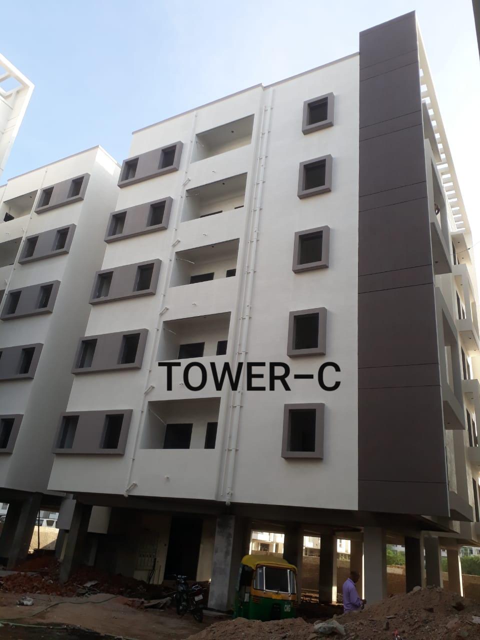 118192_const of real estate project Shreeji Sharnam located at Nizampura, Vadodara, Gujarat