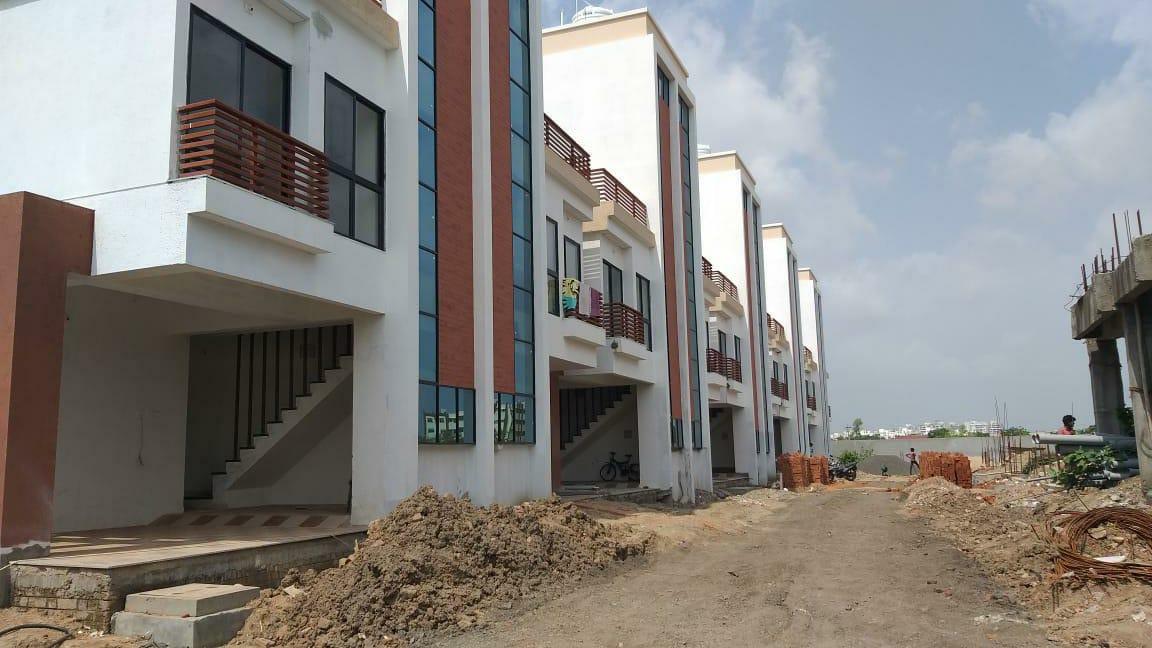 195546_const of real estate project The Palace located at Sayajipura, Vadodara, Gujarat